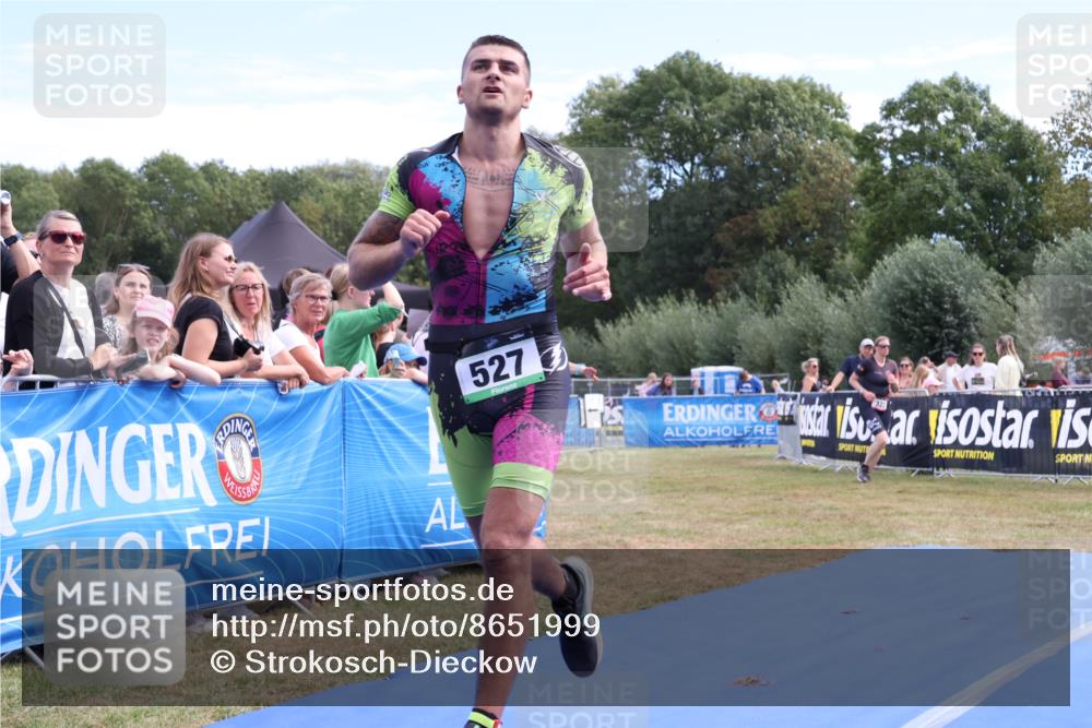31.08.2025 - Elbe Triathlon Hamburg Strokosch-Dieckow http://msf.ph/oto/8651999 31.08.2025 11:02:24 Ziel 527 meine-sportfotos.de
