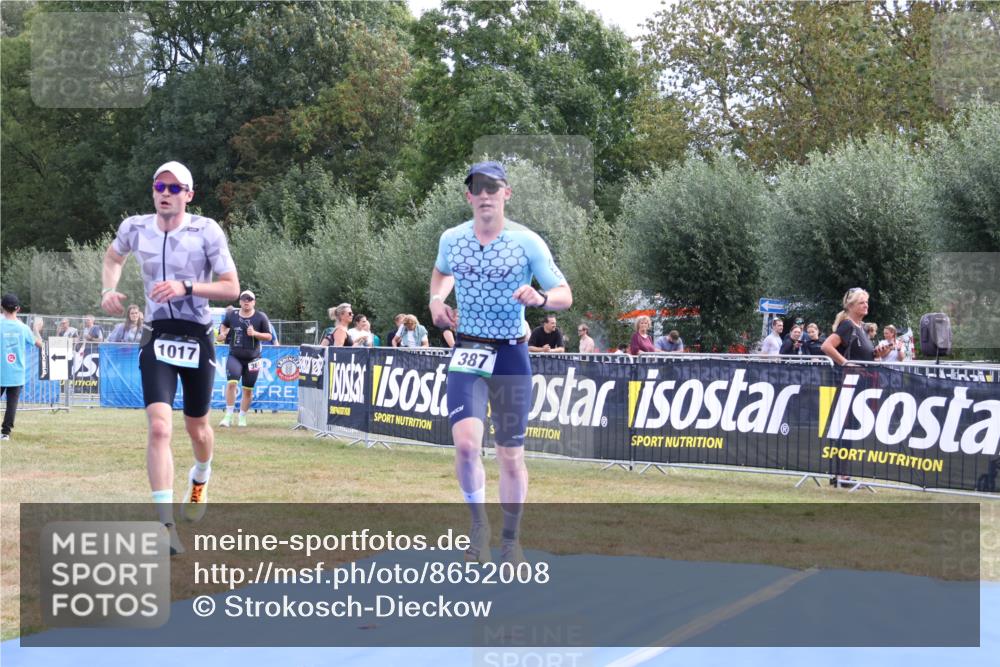 31.08.2025 - Elbe Triathlon Hamburg Strokosch-Dieckow http://msf.ph/oto/8652008 31.08.2025 11:03:18 Ziel 387, 1017 meine-sportfotos.de
