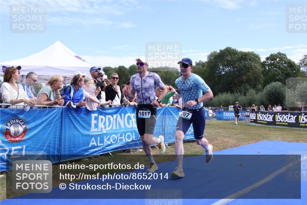 31.08.2025 - Elbe Triathlon Hamburg Strokosch-Dieckow http://msf.ph/oto/8652014 31.08.2025 11:03:19 Ziel 361, 387, 1017 meine-sportfotos.de