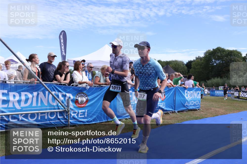 31.08.2025 - Elbe Triathlon Hamburg Strokosch-Dieckow http://msf.ph/oto/8652015 31.08.2025 11:03:20 Ziel 361, 387, 1017 meine-sportfotos.de