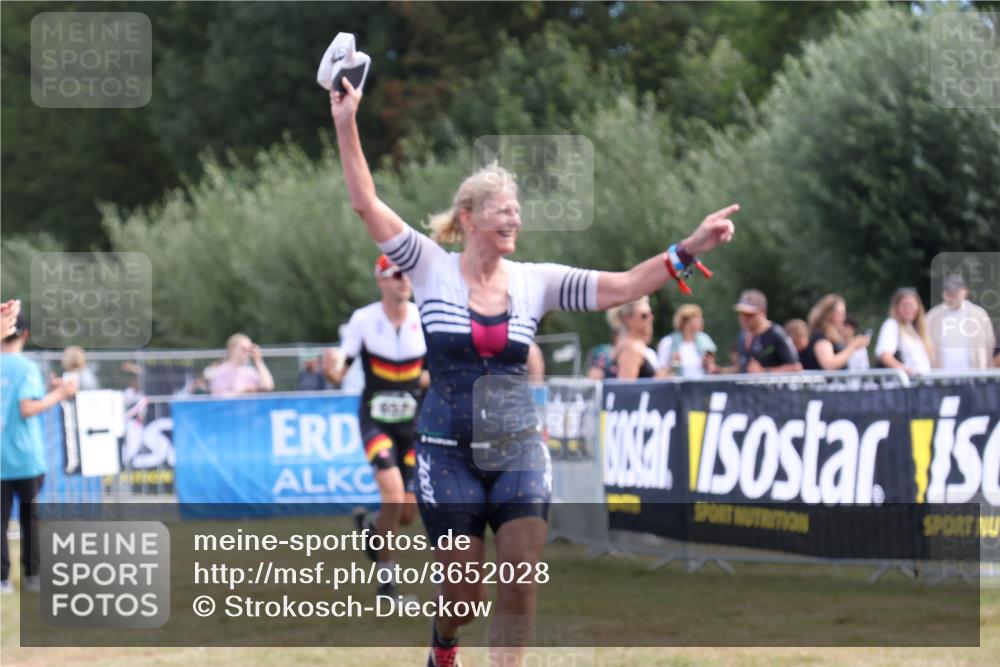31.08.2025 - Elbe Triathlon Hamburg Strokosch-Dieckow http://msf.ph/oto/8652028 31.08.2025 11:03:39 Ziel 292 meine-sportfotos.de