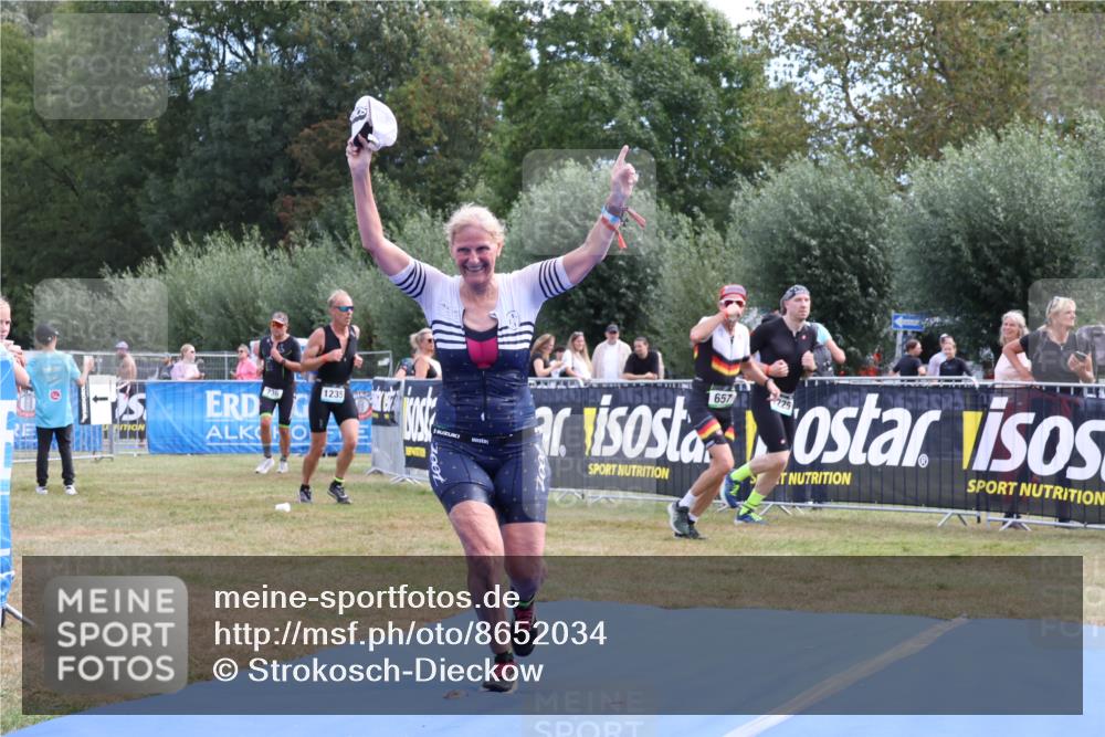 31.08.2025 - Elbe Triathlon Hamburg Strokosch-Dieckow http://msf.ph/oto/8652034 31.08.2025 11:03:41 Ziel 292 meine-sportfotos.de