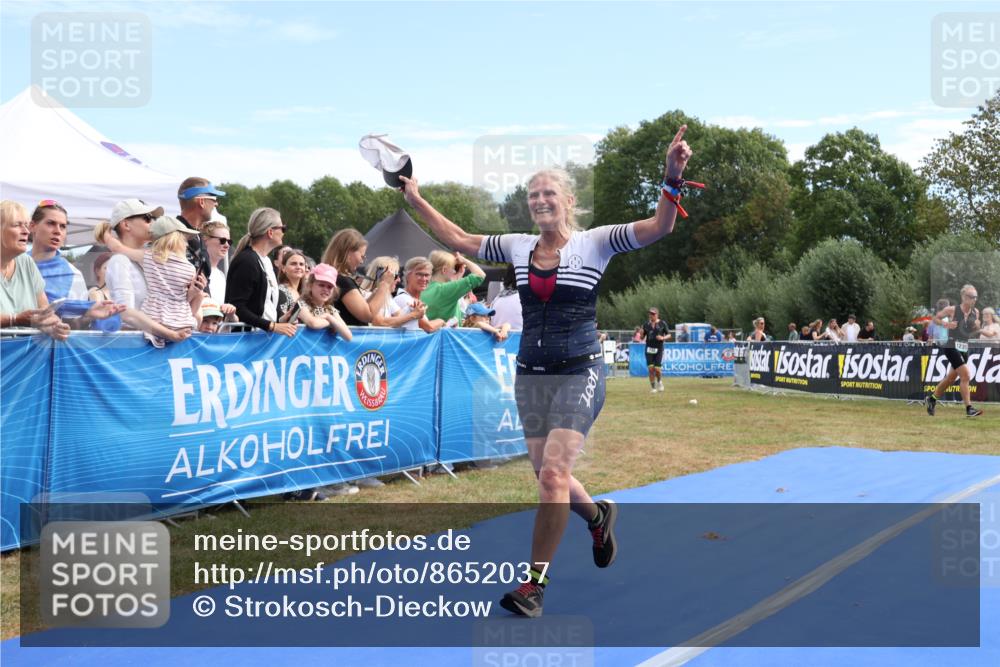 31.08.2025 - Elbe Triathlon Hamburg Strokosch-Dieckow http://msf.ph/oto/8652037 31.08.2025 11:03:43 Ziel 292 meine-sportfotos.de