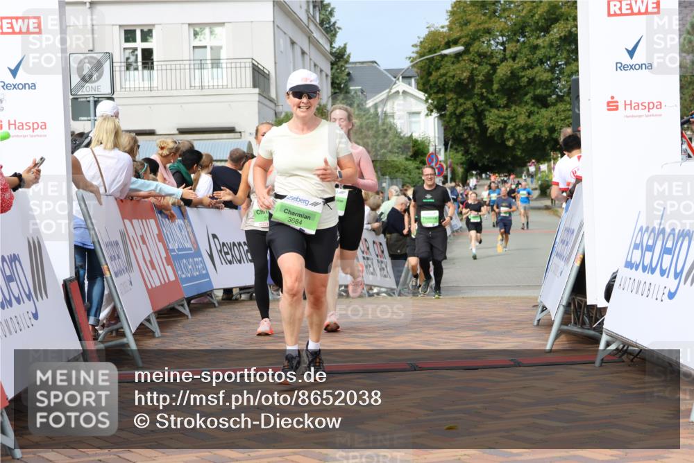 31.08.2025 - 21. Blankeneser Heldenlauf Strokosch-Dieckow http://msf.ph/oto/8652038 31.08.2025 11:11:38 Ziel 3563, 3129, 3138, 3552, 3684 meine-sportfotos.de