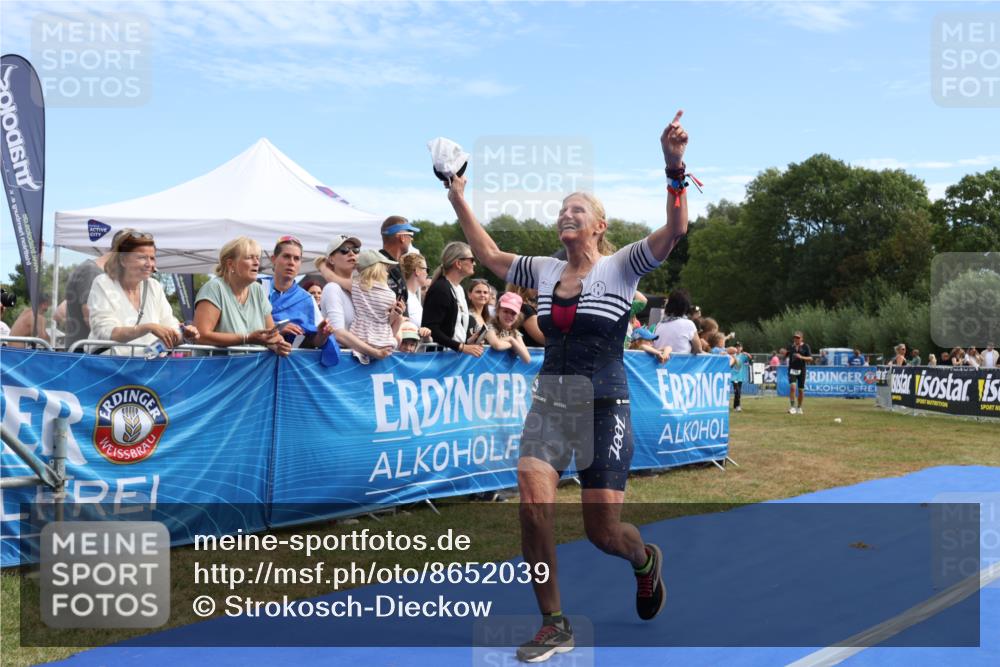 31.08.2025 - Elbe Triathlon Hamburg Strokosch-Dieckow http://msf.ph/oto/8652039 31.08.2025 11:03:43 Ziel 292 meine-sportfotos.de