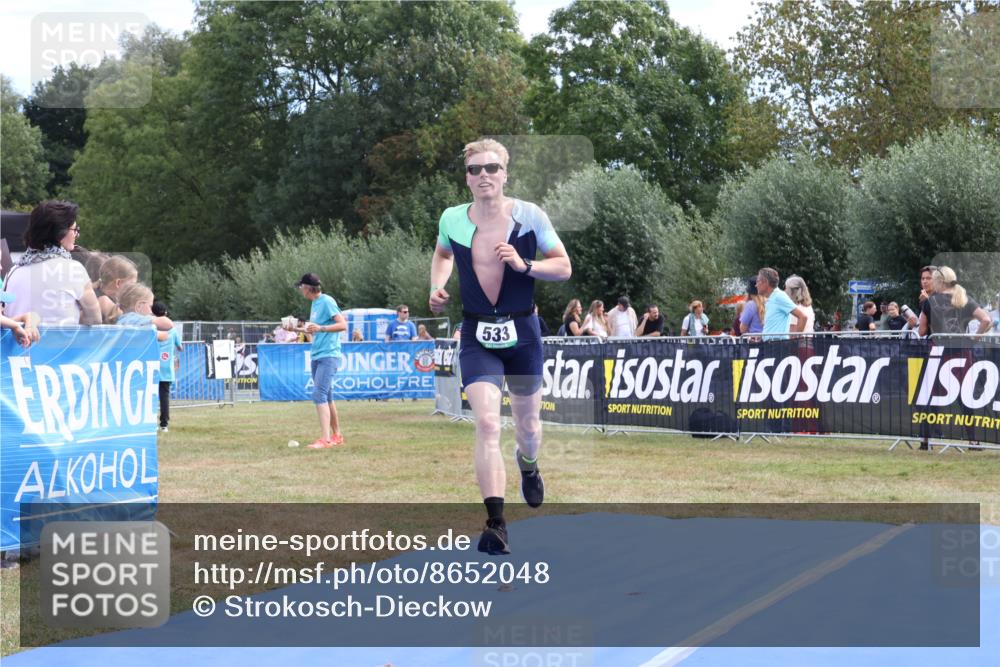 31.08.2025 - Elbe Triathlon Hamburg Strokosch-Dieckow http://msf.ph/oto/8652048 31.08.2025 11:03:54 Ziel 533 meine-sportfotos.de
