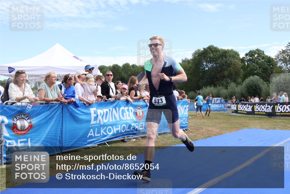 31.08.2025 - Elbe Triathlon Hamburg Strokosch-Dieckow http://msf.ph/oto/8652054 31.08.2025 11:03:55 Ziel 533 meine-sportfotos.de