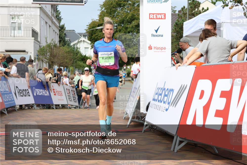 31.08.2025 - 21. Blankeneser Heldenlauf Strokosch-Dieckow http://msf.ph/oto/8652068 31.08.2025 11:11:33 Ziel 3563, 3684, 3663 meine-sportfotos.de
