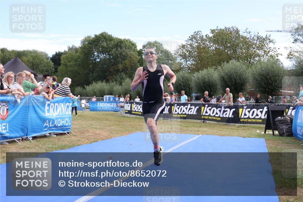 31.08.2025 - Elbe Triathlon Hamburg Strokosch-Dieckow http://msf.ph/oto/8652072 31.08.2025 11:04:37 Ziel 626 meine-sportfotos.de