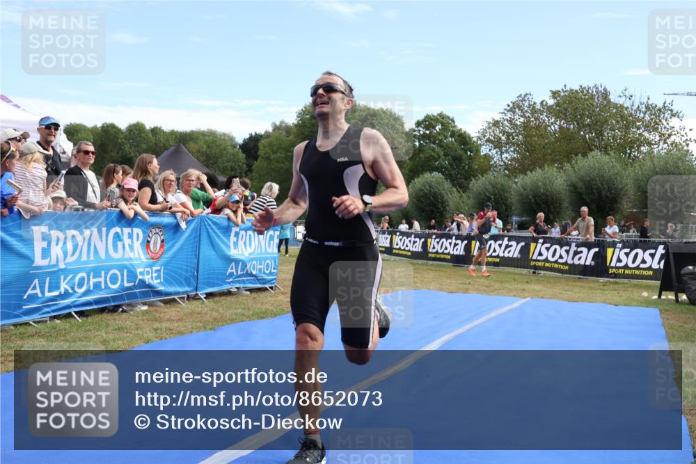 31.08.2025 - Elbe Triathlon Hamburg Strokosch-Dieckow http://msf.ph/oto/8652073 31.08.2025 11:04:38 Ziel 626 meine-sportfotos.de