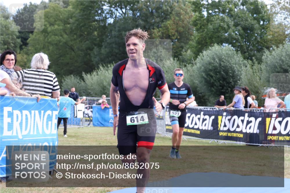 31.08.2025 - Elbe Triathlon Hamburg Strokosch-Dieckow http://msf.ph/oto/8652075 31.08.2025 11:05:01 Ziel 523, 614, 695 meine-sportfotos.de