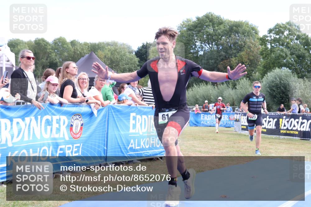 31.08.2025 - Elbe Triathlon Hamburg Strokosch-Dieckow http://msf.ph/oto/8652076 31.08.2025 11:05:02 Ziel 523, 614, 695 meine-sportfotos.de