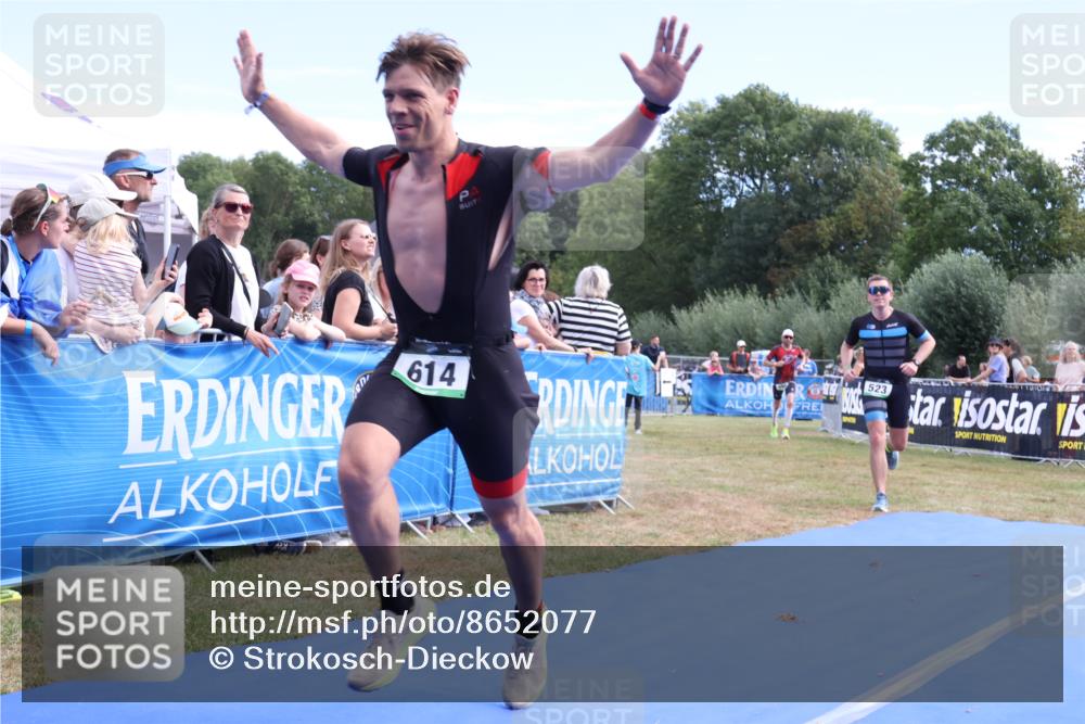 31.08.2025 - Elbe Triathlon Hamburg Strokosch-Dieckow http://msf.ph/oto/8652077 31.08.2025 11:05:02 Ziel 523, 614, 695 meine-sportfotos.de