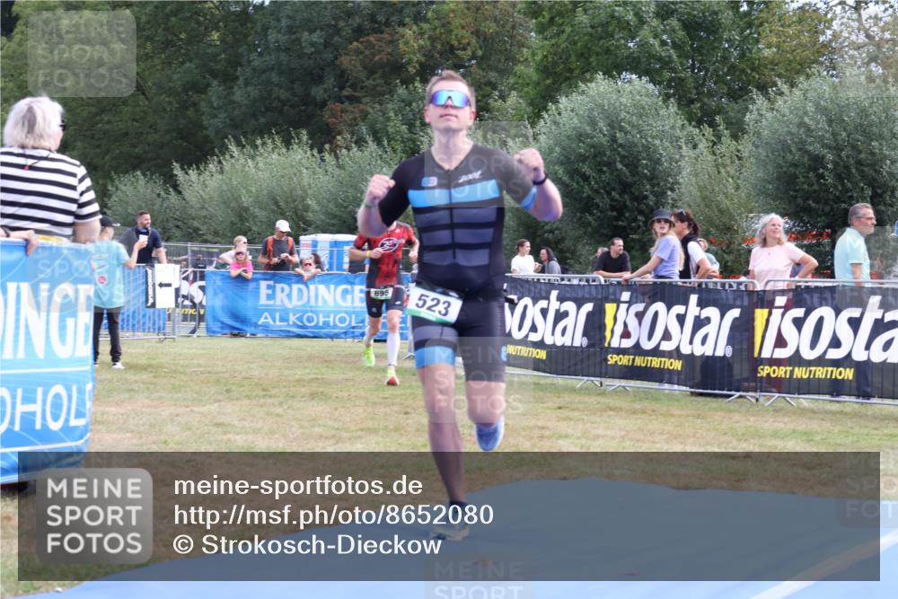 31.08.2025 - Elbe Triathlon Hamburg Strokosch-Dieckow http://msf.ph/oto/8652080 31.08.2025 11:05:03 Ziel 523, 614, 695 meine-sportfotos.de
