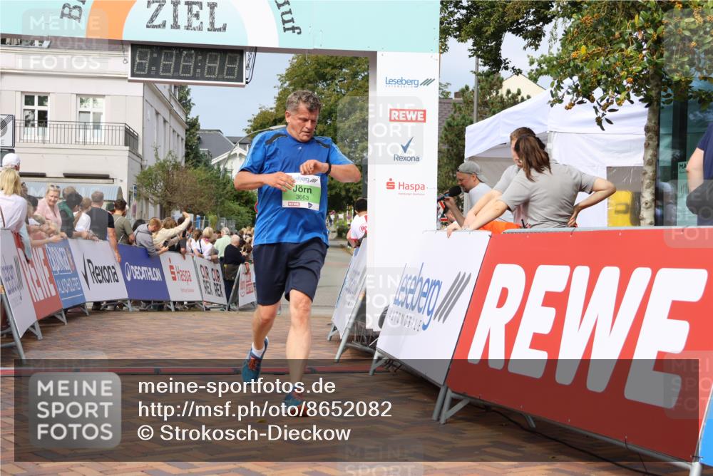 31.08.2025 - 21. Blankeneser Heldenlauf Strokosch-Dieckow http://msf.ph/oto/8652082 31.08.2025 11:11:30 Ziel 3563, 3199, 3663 meine-sportfotos.de