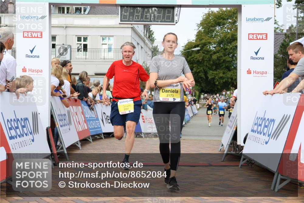 31.08.2025 - 21. Blankeneser Heldenlauf Strokosch-Dieckow http://msf.ph/oto/8652084 31.08.2025 10:28:33 Ziel 2249, 2173, 2727, 2351 meine-sportfotos.de