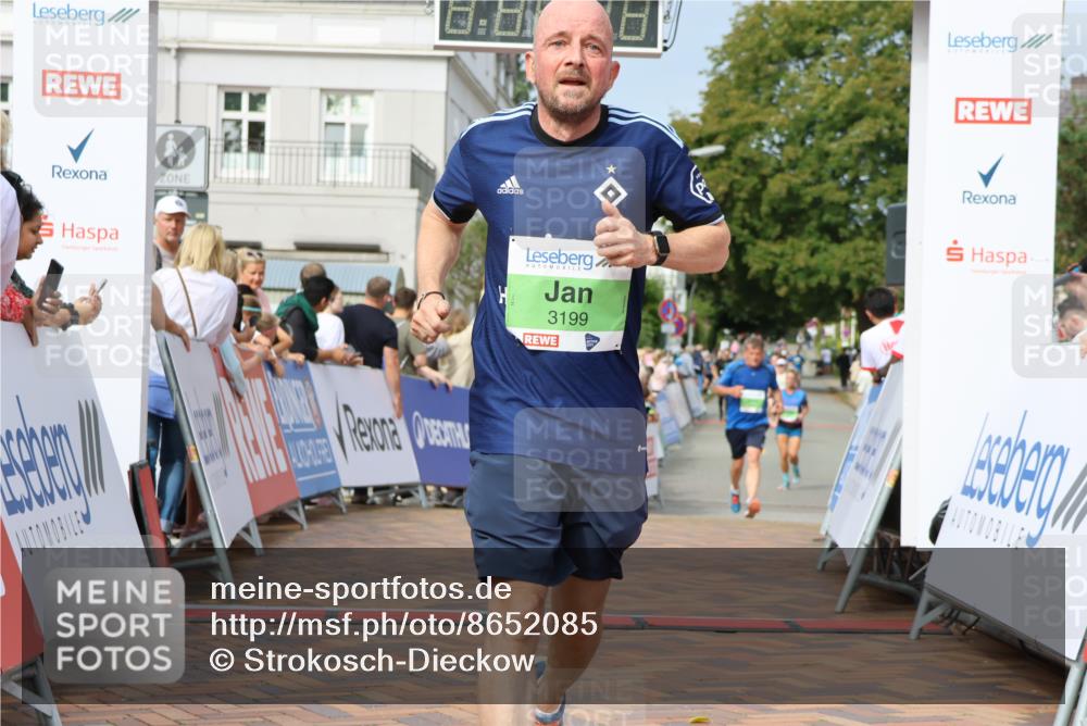 31.08.2025 - 21. Blankeneser Heldenlauf Strokosch-Dieckow http://msf.ph/oto/8652085 31.08.2025 11:11:25 Ziel 3593, 3199, 3663 meine-sportfotos.de