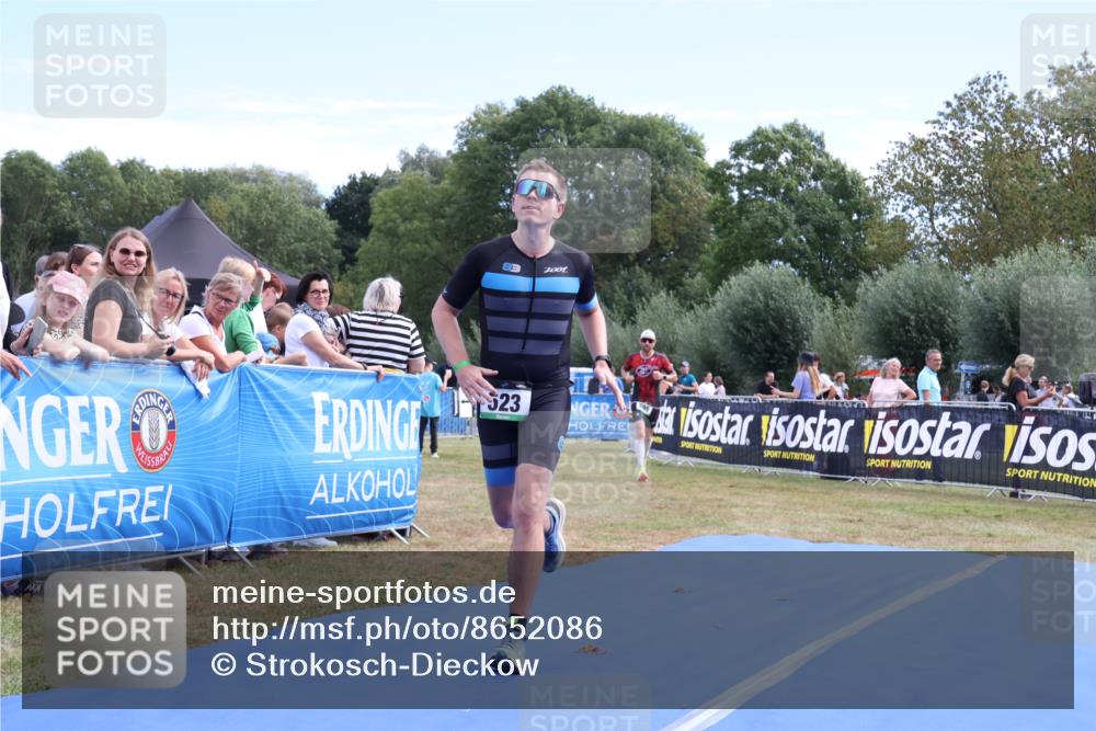 31.08.2025 - Elbe Triathlon Hamburg Strokosch-Dieckow http://msf.ph/oto/8652086 31.08.2025 11:05:04 Ziel 523, 614, 695 meine-sportfotos.de