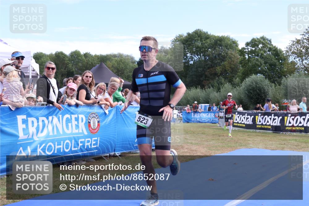 31.08.2025 - Elbe Triathlon Hamburg Strokosch-Dieckow http://msf.ph/oto/8652087 31.08.2025 11:05:04 Ziel 523, 614, 695 meine-sportfotos.de