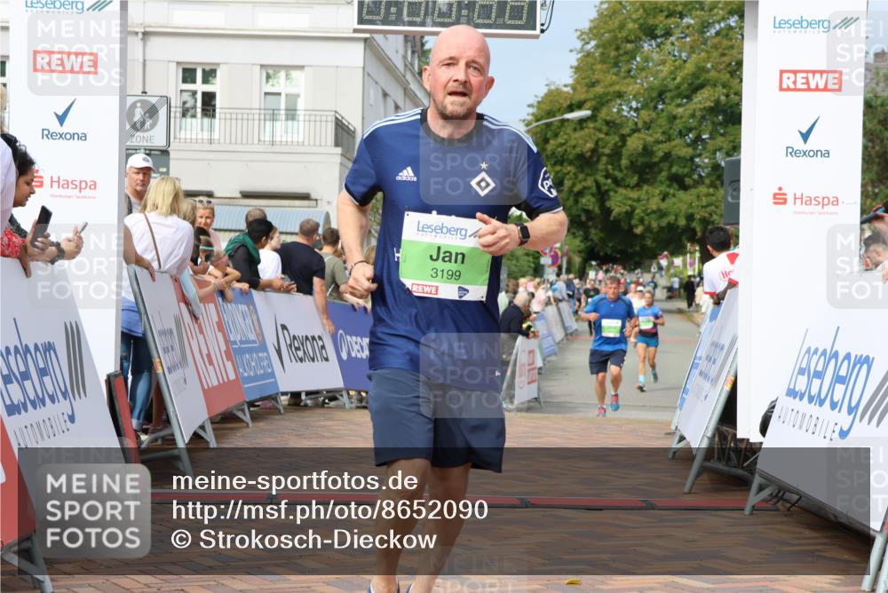 31.08.2025 - 21. Blankeneser Heldenlauf Strokosch-Dieckow http://msf.ph/oto/8652090 31.08.2025 11:11:25 Ziel 3593, 3199, 3663 meine-sportfotos.de