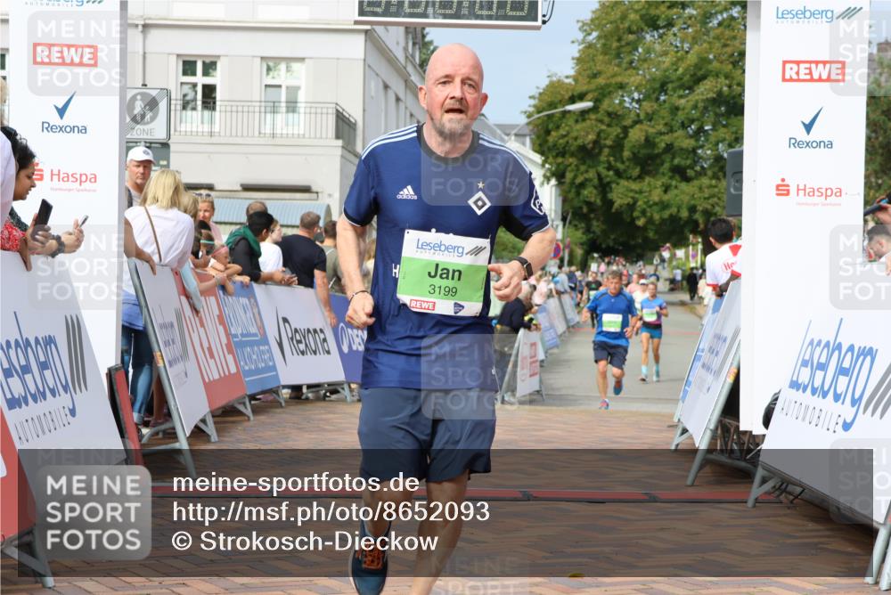 31.08.2025 - 21. Blankeneser Heldenlauf Strokosch-Dieckow http://msf.ph/oto/8652093 31.08.2025 11:11:25 Ziel 3593, 3199, 3663 meine-sportfotos.de