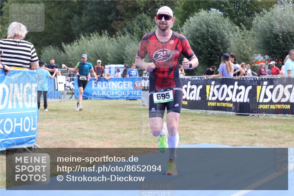 31.08.2025 - Elbe Triathlon Hamburg Strokosch-Dieckow http://msf.ph/oto/8652094 31.08.2025 11:05:07 Ziel 410, 523, 658, 695 meine-sportfotos.de