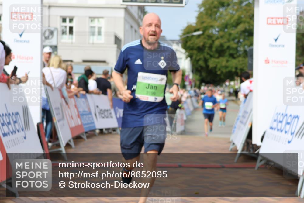 31.08.2025 - 21. Blankeneser Heldenlauf Strokosch-Dieckow http://msf.ph/oto/8652095 31.08.2025 11:11:25 Ziel 3593, 3199, 3663 meine-sportfotos.de