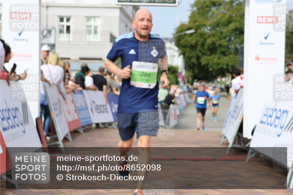 31.08.2025 - 21. Blankeneser Heldenlauf Strokosch-Dieckow http://msf.ph/oto/8652098 31.08.2025 11:11:25 Ziel 3593, 3199, 3663 meine-sportfotos.de