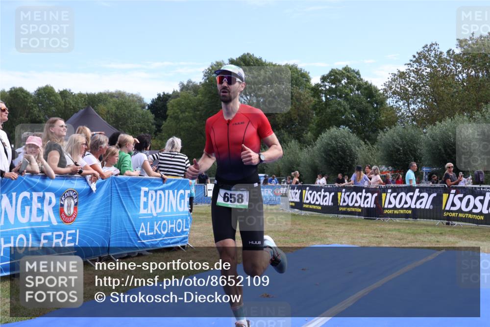 31.08.2025 - Elbe Triathlon Hamburg Strokosch-Dieckow http://msf.ph/oto/8652109 31.08.2025 11:05:17 Ziel 410, 658 meine-sportfotos.de