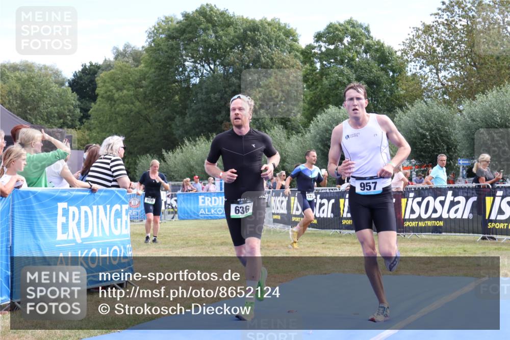 31.08.2025 - Elbe Triathlon Hamburg Strokosch-Dieckow http://msf.ph/oto/8652124 31.08.2025 11:06:01 Ziel 297, 636, 957 meine-sportfotos.de