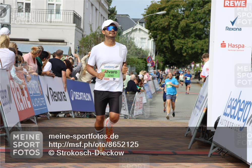 31.08.2025 - 21. Blankeneser Heldenlauf Strokosch-Dieckow http://msf.ph/oto/8652125 31.08.2025 11:11:17 Ziel 3290, 3593 meine-sportfotos.de