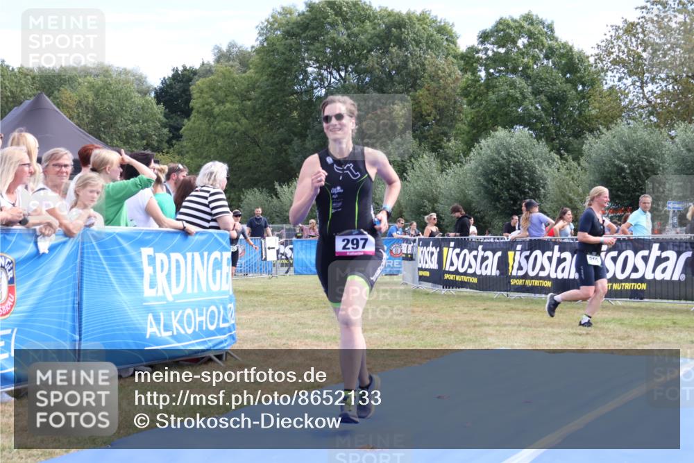 31.08.2025 - Elbe Triathlon Hamburg Strokosch-Dieckow http://msf.ph/oto/8652133 31.08.2025 11:06:04 Ziel 297, 636, 957 meine-sportfotos.de