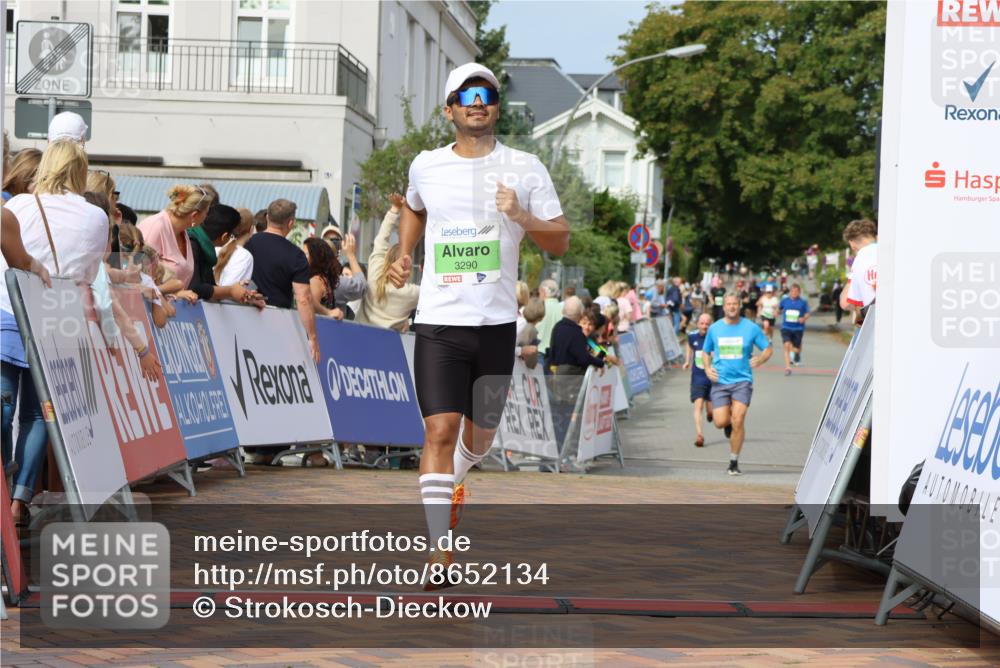 31.08.2025 - 21. Blankeneser Heldenlauf Strokosch-Dieckow http://msf.ph/oto/8652134 31.08.2025 11:11:17 Ziel 3290, 3593 meine-sportfotos.de