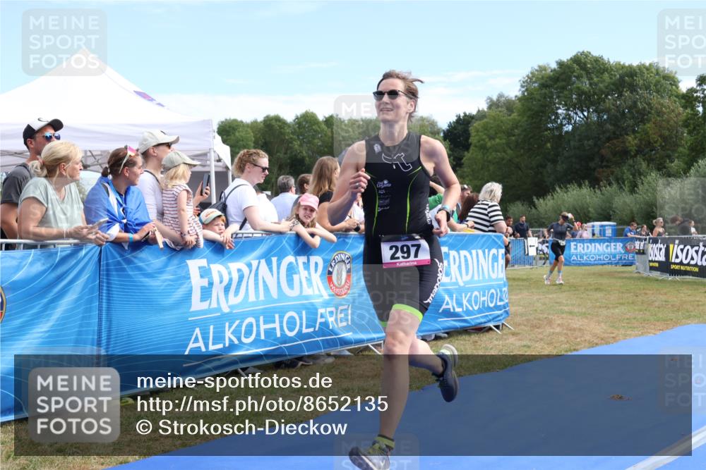 31.08.2025 - Elbe Triathlon Hamburg Strokosch-Dieckow http://msf.ph/oto/8652135 31.08.2025 11:06:05 Ziel 297, 636, 957 meine-sportfotos.de