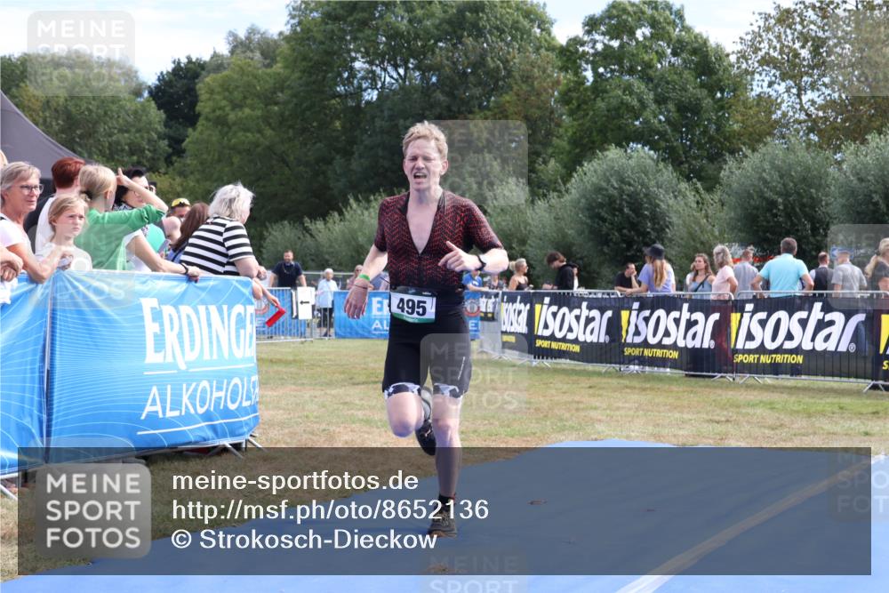 31.08.2025 - Elbe Triathlon Hamburg Strokosch-Dieckow http://msf.ph/oto/8652136 31.08.2025 11:06:15 Ziel 495 meine-sportfotos.de