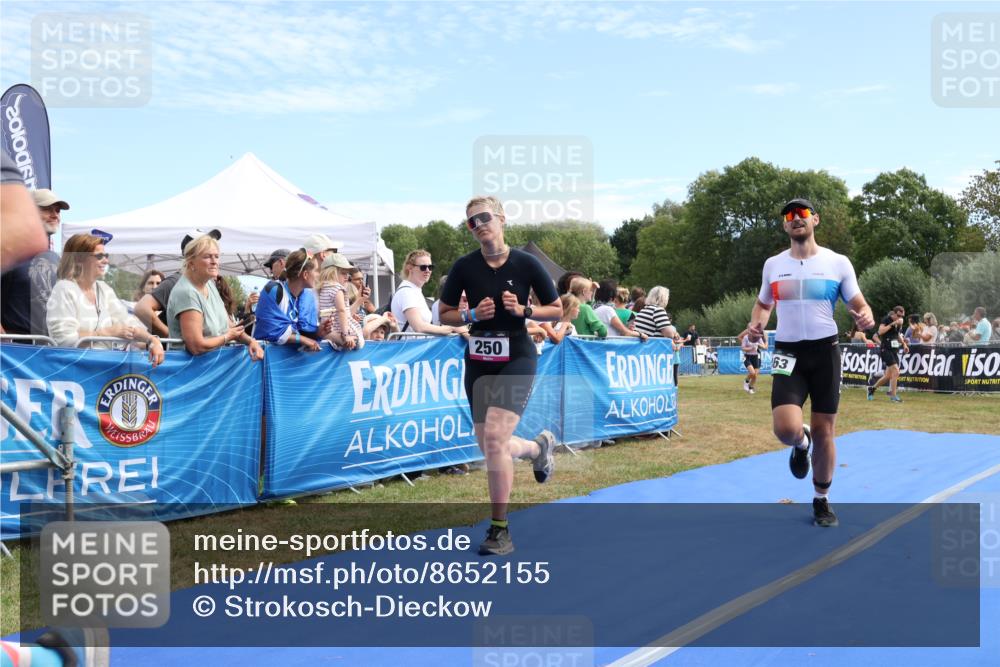 31.08.2025 - Elbe Triathlon Hamburg Strokosch-Dieckow http://msf.ph/oto/8652155 31.08.2025 11:06:43 Ziel 250, 463, 510 meine-sportfotos.de