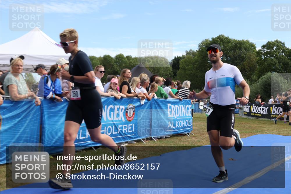 31.08.2025 - Elbe Triathlon Hamburg Strokosch-Dieckow http://msf.ph/oto/8652157 31.08.2025 11:06:43 Ziel 250, 463, 510 meine-sportfotos.de