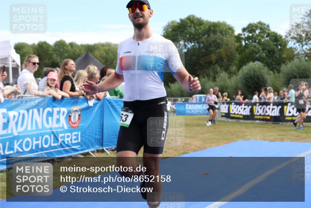 31.08.2025 - Elbe Triathlon Hamburg Strokosch-Dieckow http://msf.ph/oto/8652158 31.08.2025 11:06:44 Ziel 250, 463, 510 meine-sportfotos.de