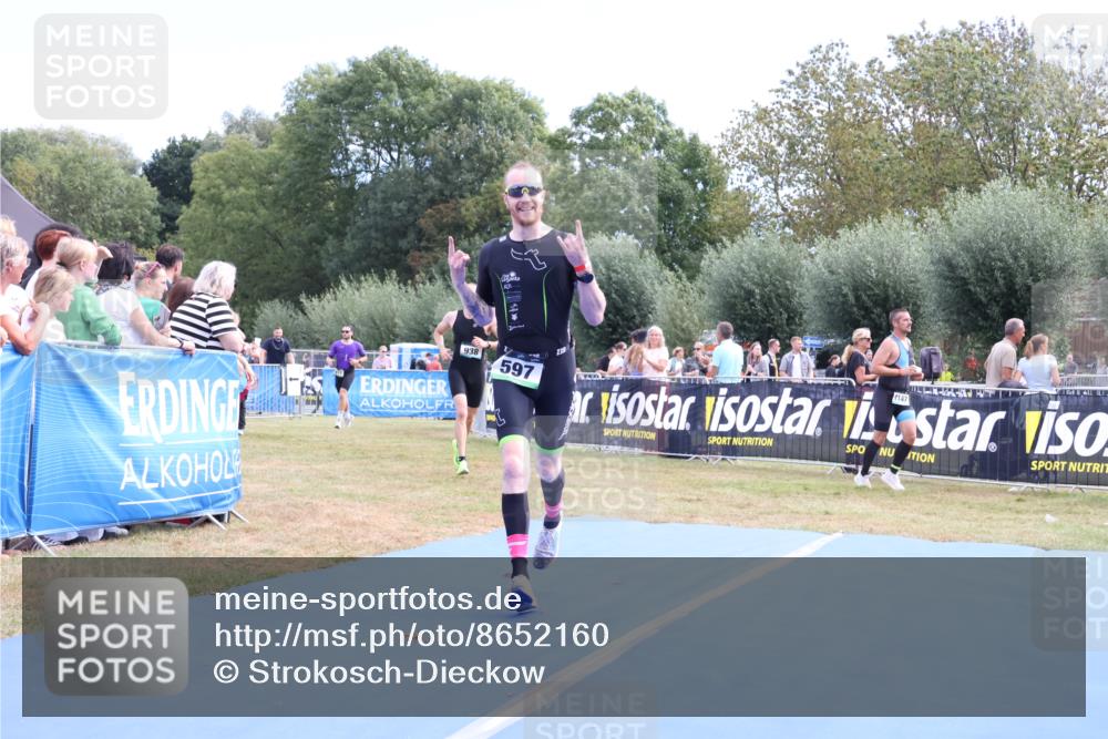 31.08.2025 - Elbe Triathlon Hamburg Strokosch-Dieckow http://msf.ph/oto/8652160 31.08.2025 11:06:57 Ziel 597, 938 meine-sportfotos.de