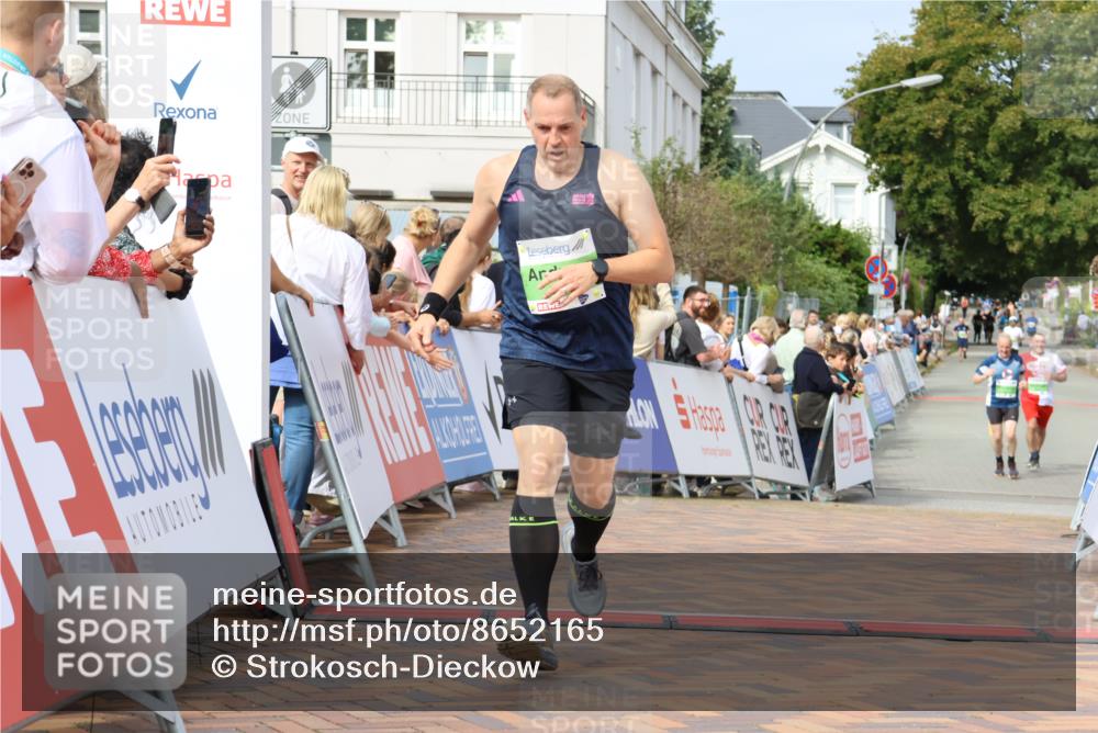 31.08.2025 - 21. Blankeneser Heldenlauf Strokosch-Dieckow http://msf.ph/oto/8652165 31.08.2025 11:10:56 Ziel 3321, 3611 meine-sportfotos.de