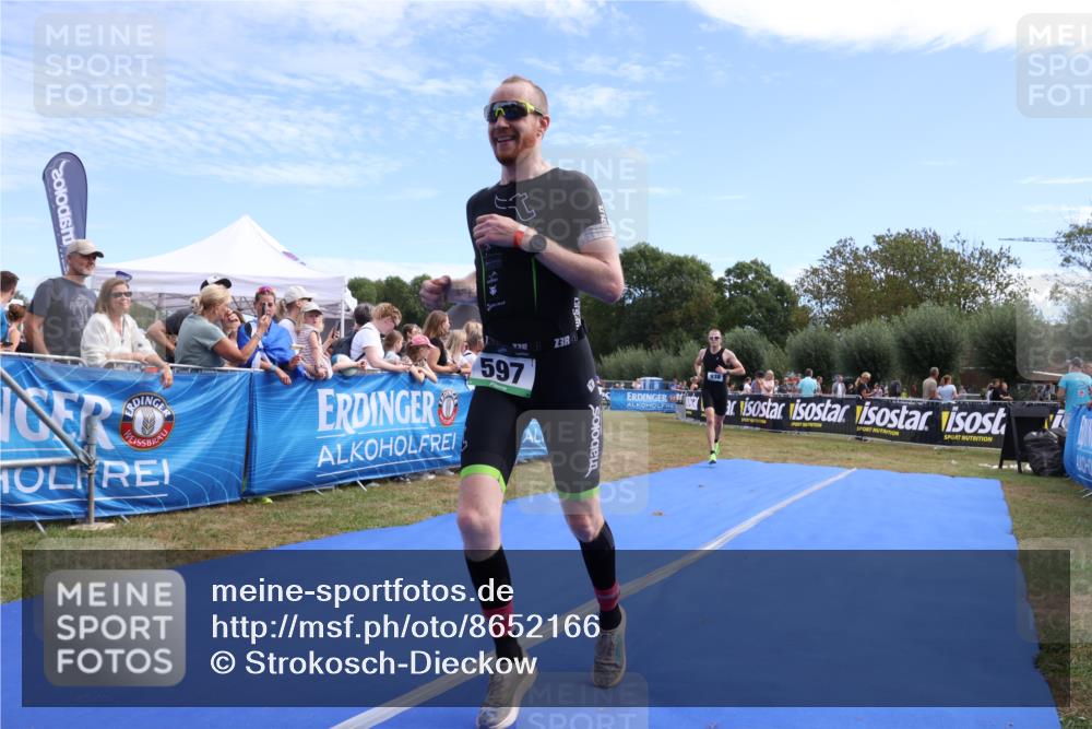 31.08.2025 - Elbe Triathlon Hamburg Strokosch-Dieckow http://msf.ph/oto/8652166 31.08.2025 11:06:58 Ziel 597, 938 meine-sportfotos.de