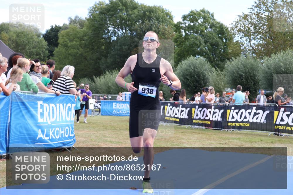 31.08.2025 - Elbe Triathlon Hamburg Strokosch-Dieckow http://msf.ph/oto/8652167 31.08.2025 11:07:00 Ziel 256, 414, 597, 938 meine-sportfotos.de