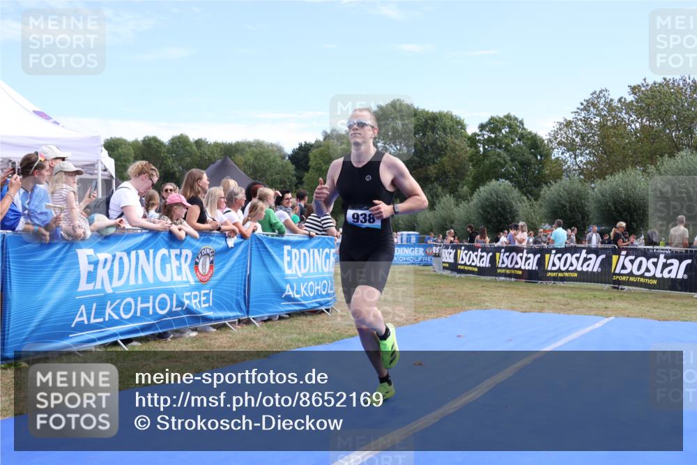 31.08.2025 - Elbe Triathlon Hamburg Strokosch-Dieckow http://msf.ph/oto/8652169 31.08.2025 11:07:00 Ziel 256, 414, 597, 938 meine-sportfotos.de
