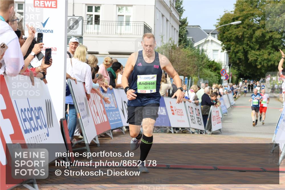 31.08.2025 - 21. Blankeneser Heldenlauf Strokosch-Dieckow http://msf.ph/oto/8652178 31.08.2025 11:10:55 Ziel 3321, 3611 meine-sportfotos.de