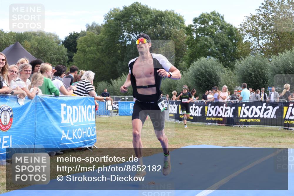 31.08.2025 - Elbe Triathlon Hamburg Strokosch-Dieckow http://msf.ph/oto/8652182 31.08.2025 11:07:13 Ziel 256, 286, 414, 547, 611 meine-sportfotos.de