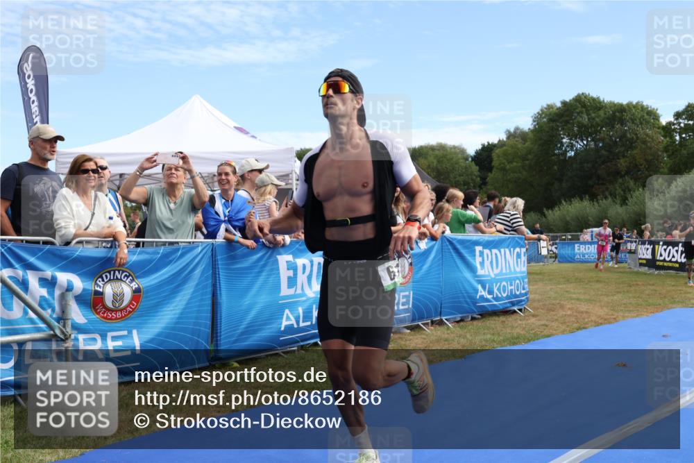 31.08.2025 - Elbe Triathlon Hamburg Strokosch-Dieckow http://msf.ph/oto/8652186 31.08.2025 11:07:14 Ziel 256, 286, 414, 547, 611 meine-sportfotos.de