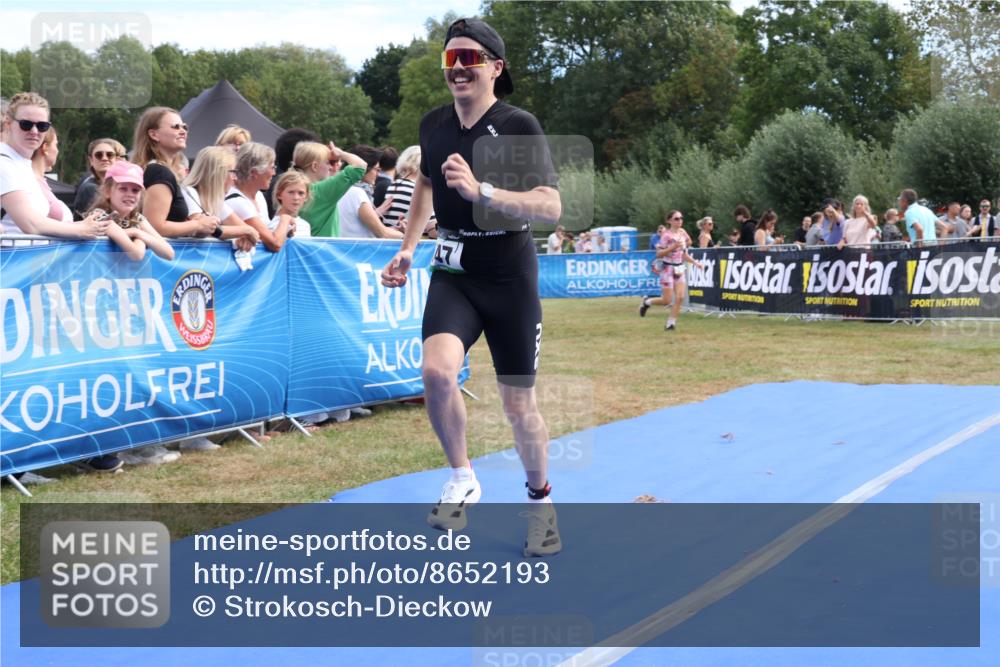 31.08.2025 - Elbe Triathlon Hamburg Strokosch-Dieckow http://msf.ph/oto/8652193 31.08.2025 11:07:21 Ziel 286, 547 meine-sportfotos.de