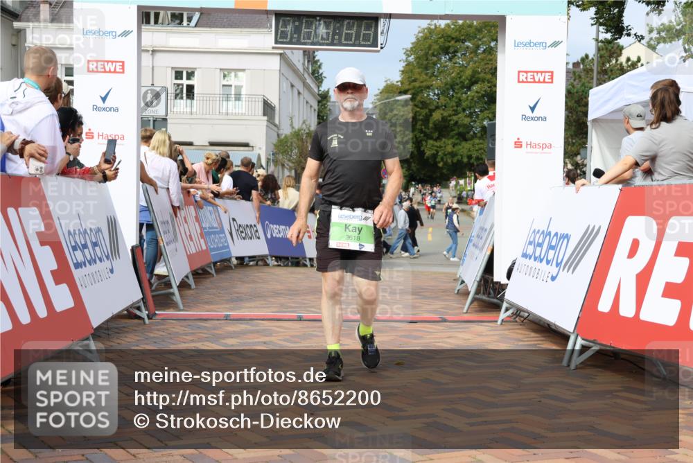 31.08.2025 - 21. Blankeneser Heldenlauf Strokosch-Dieckow http://msf.ph/oto/8652200 31.08.2025 11:10:44 Ziel 3701, 3592, 3420, 3321, 3618 meine-sportfotos.de