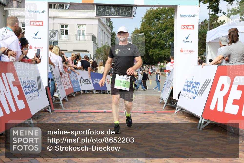 31.08.2025 - 21. Blankeneser Heldenlauf Strokosch-Dieckow http://msf.ph/oto/8652203 31.08.2025 11:10:44 Ziel 3701, 3592, 3420, 3321, 3618 meine-sportfotos.de