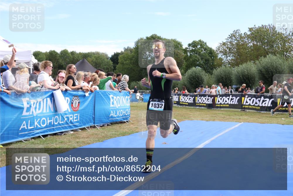 31.08.2025 - Elbe Triathlon Hamburg Strokosch-Dieckow http://msf.ph/oto/8652204 31.08.2025 11:07:47 Ziel 1032 meine-sportfotos.de